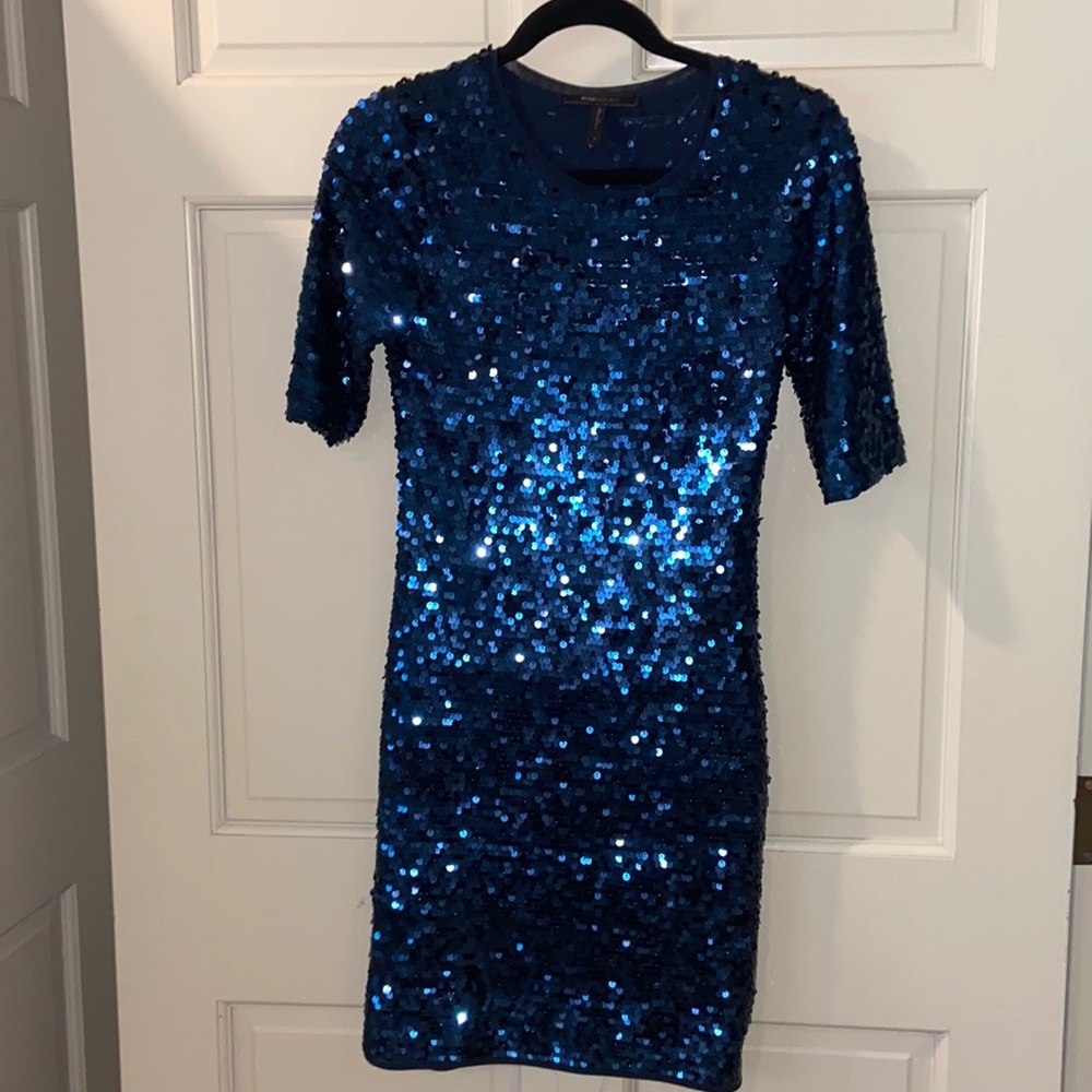 BCBG SEQUIN BODYCON